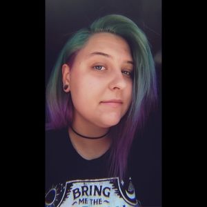 Meet your Posher, Flo